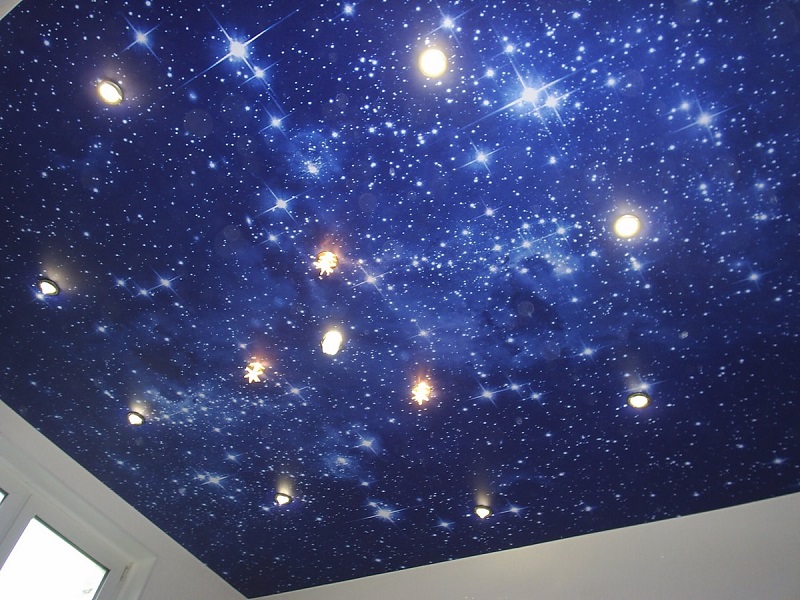 Звездное небо потолки фото